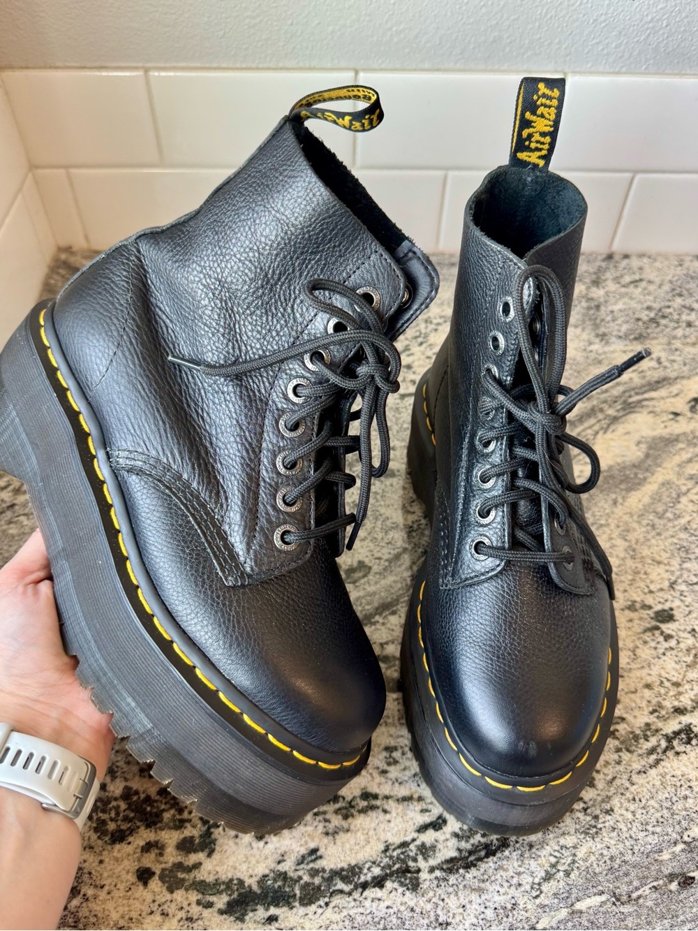 Dr. Martens 1460 Pascal Max Platform Boot in black Pisa leather. L 8. EUC.